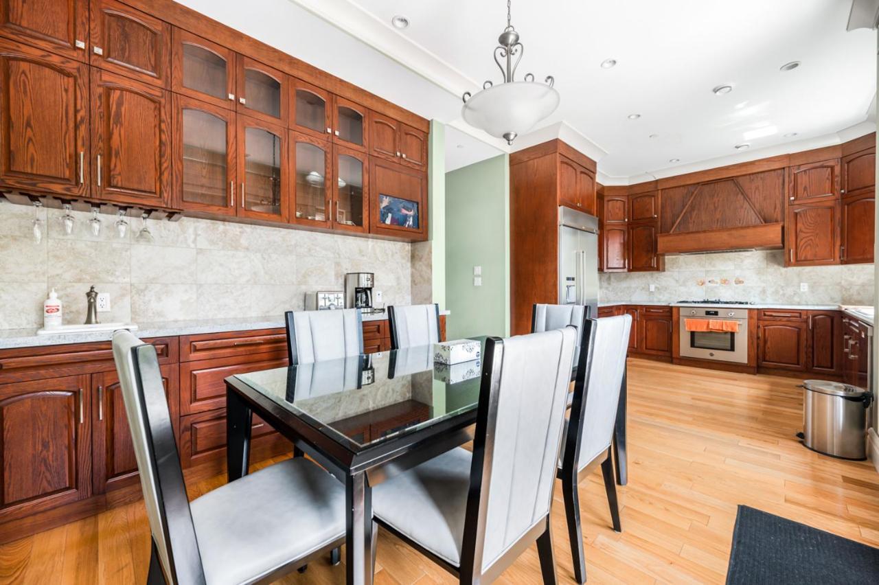 Vancouver Haven: Luxurious Private Bedroom Near Attractions Zewnętrze zdjęcie