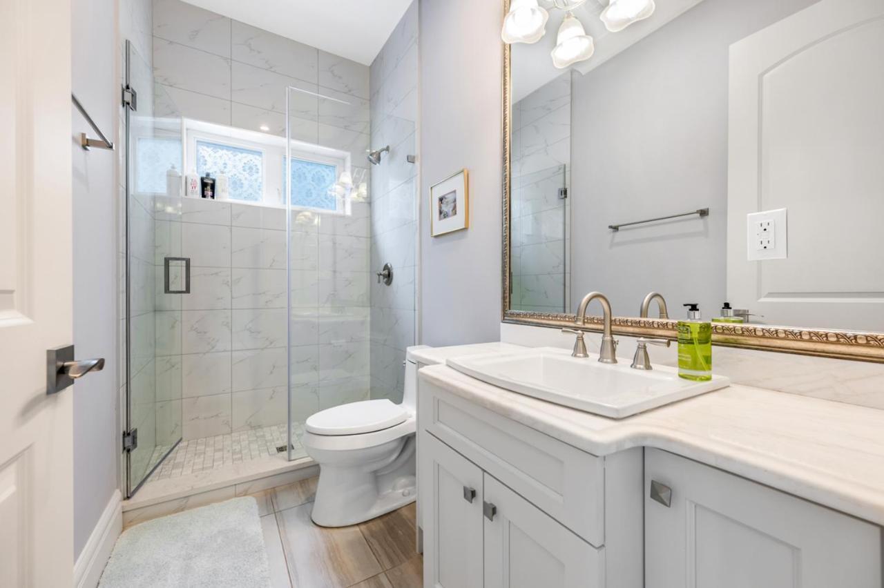 Vancouver Haven: Luxurious Private Bedroom Near Attractions Zewnętrze zdjęcie